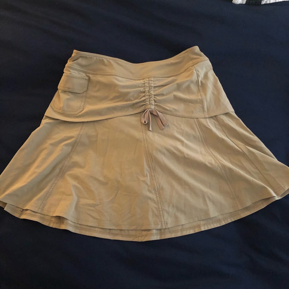 Athleta khaki layered skirt